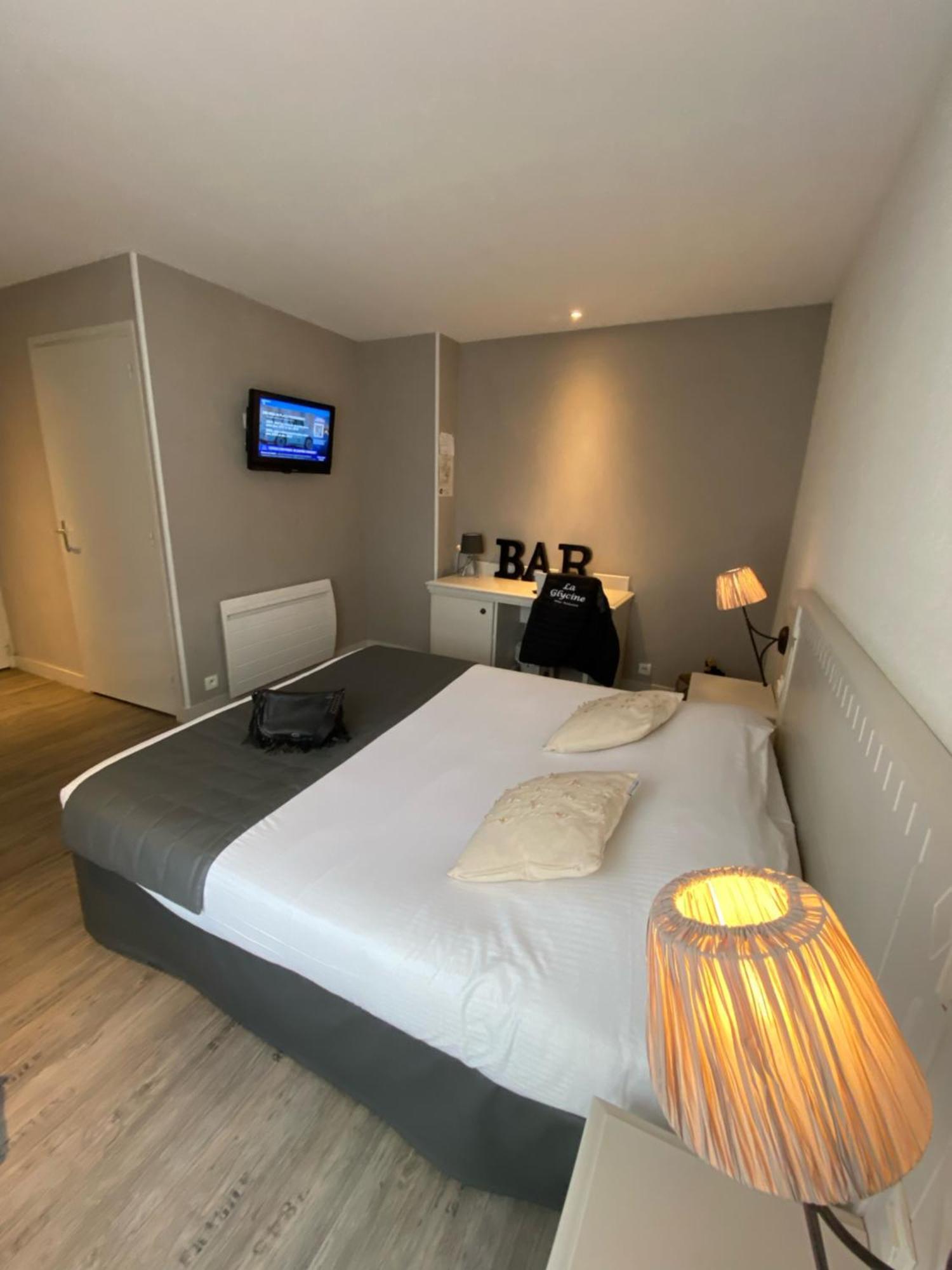 La Glycine Hotel, Spa Et Bien-Etre Bénouville Екстериор снимка