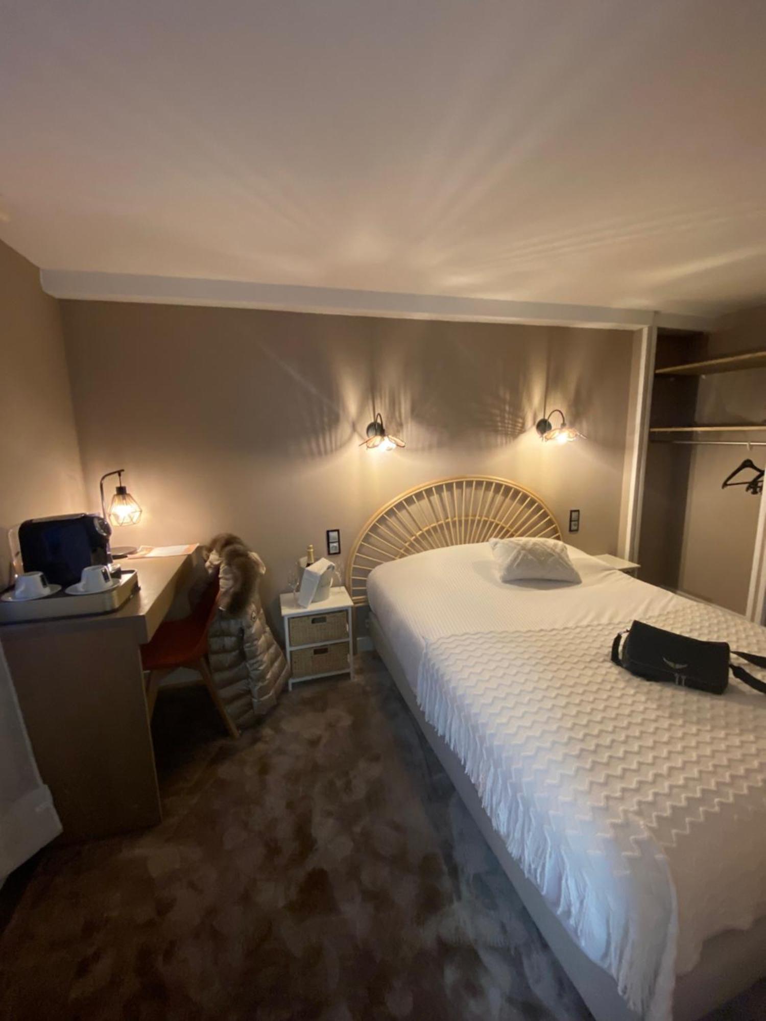 La Glycine Hotel, Spa Et Bien-Etre Bénouville Екстериор снимка